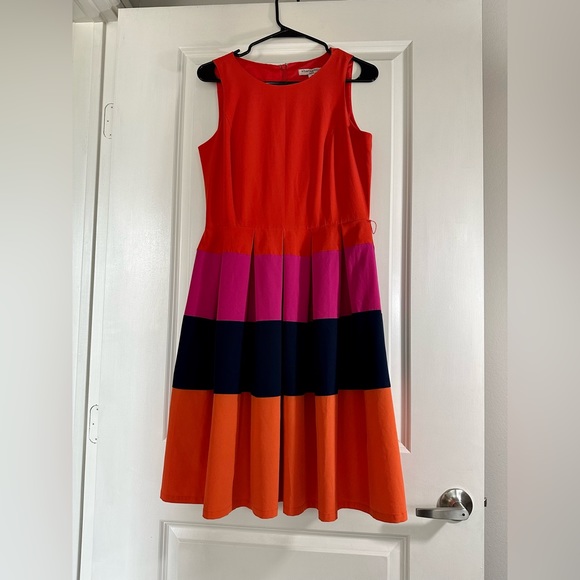 Bloggers favorite colorblock dress - Picture 3 of 5